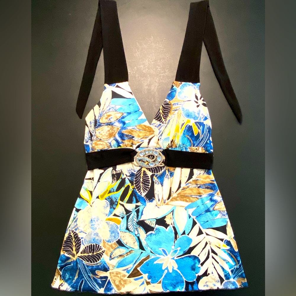 Ladies halter top with dressy jewel accent